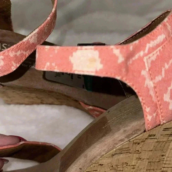 TOMS Sienna Cork Wedge Sandals Coral Cream Size 9.5 NWOT Summer Shoes Vacation - Picture 9 of 9